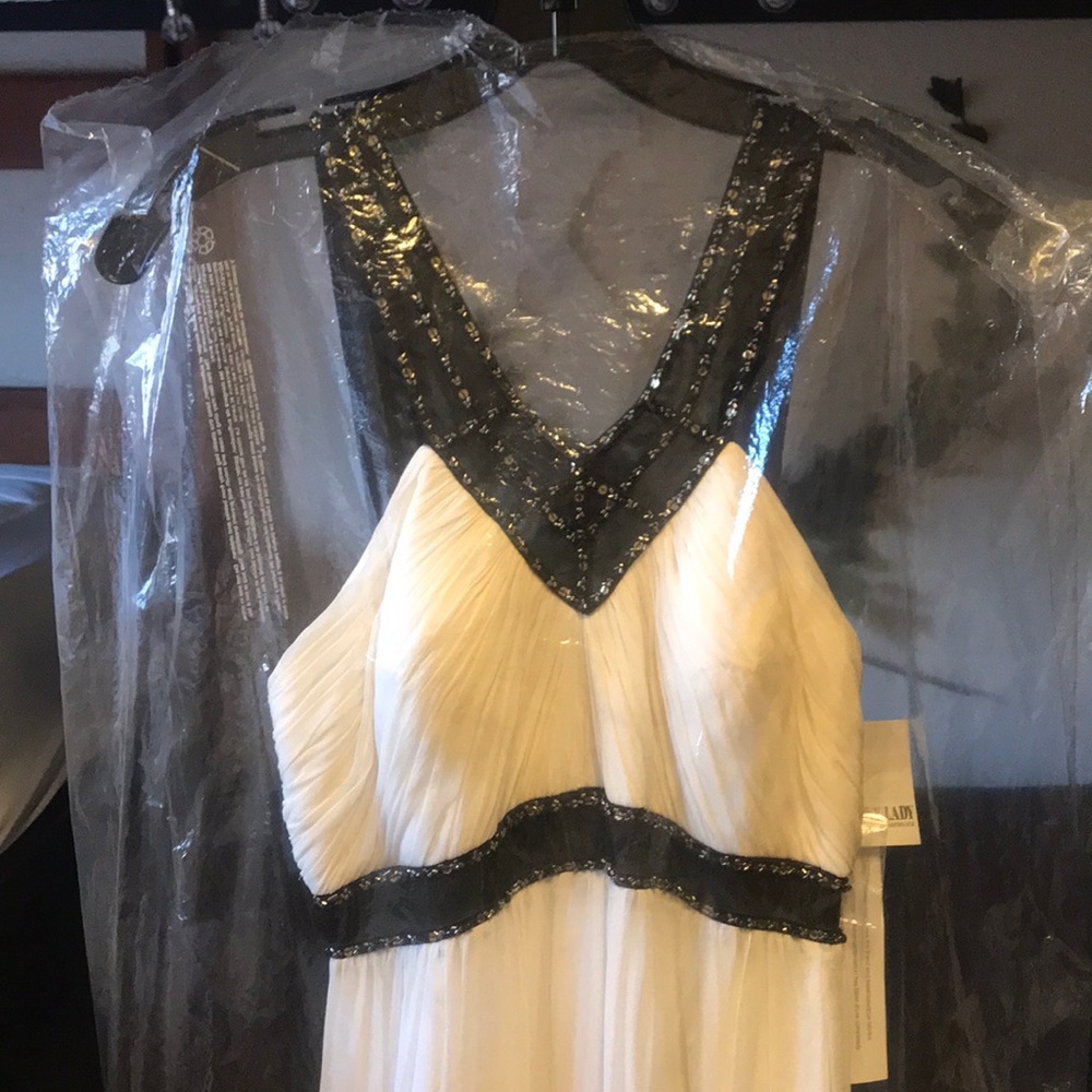 White/black formal dress